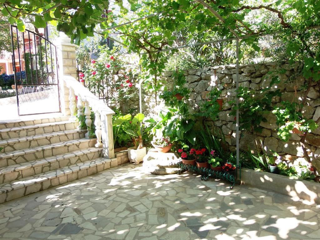 Apartments Beba Mali Losinj Bagian luar foto