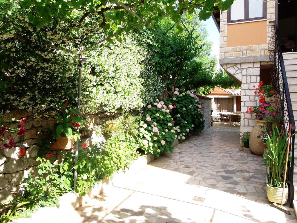 Apartments Beba Mali Losinj Ruang foto