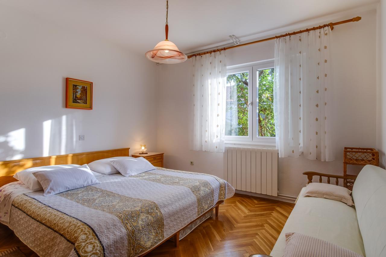 Apartments Beba Mali Losinj Bagian luar foto