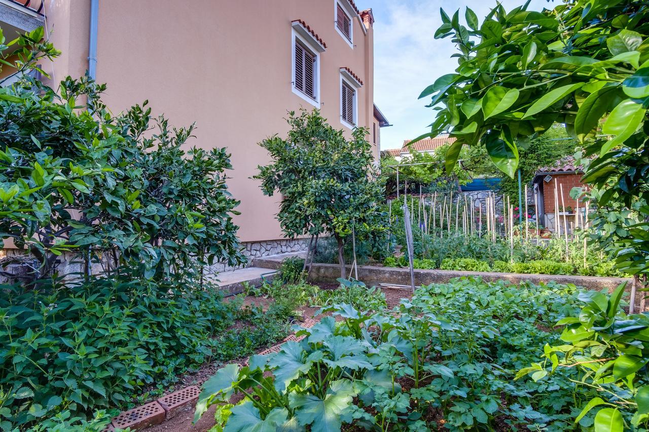 Apartments Beba Mali Losinj Bagian luar foto