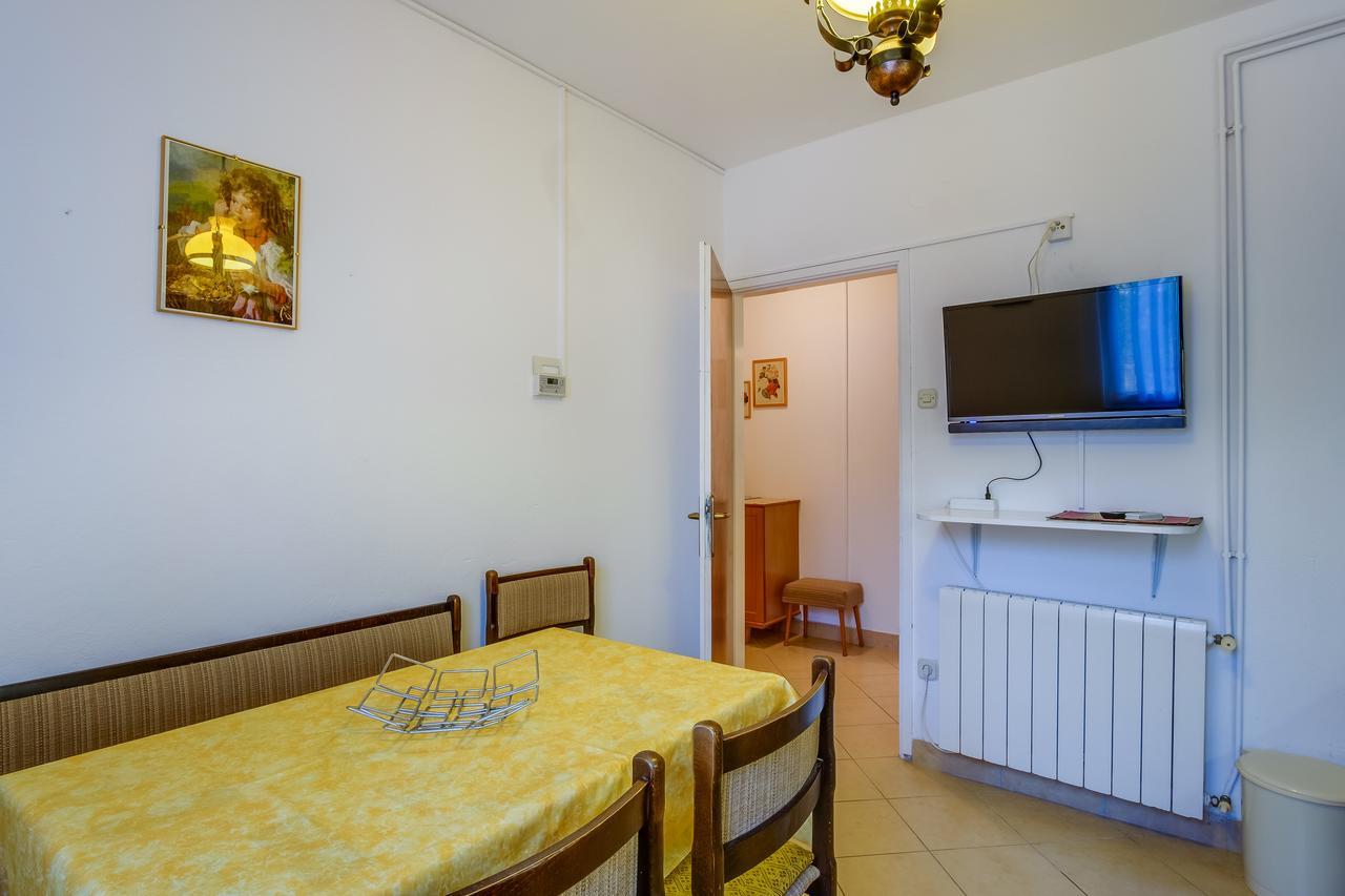 Apartments Beba Mali Losinj Bagian luar foto