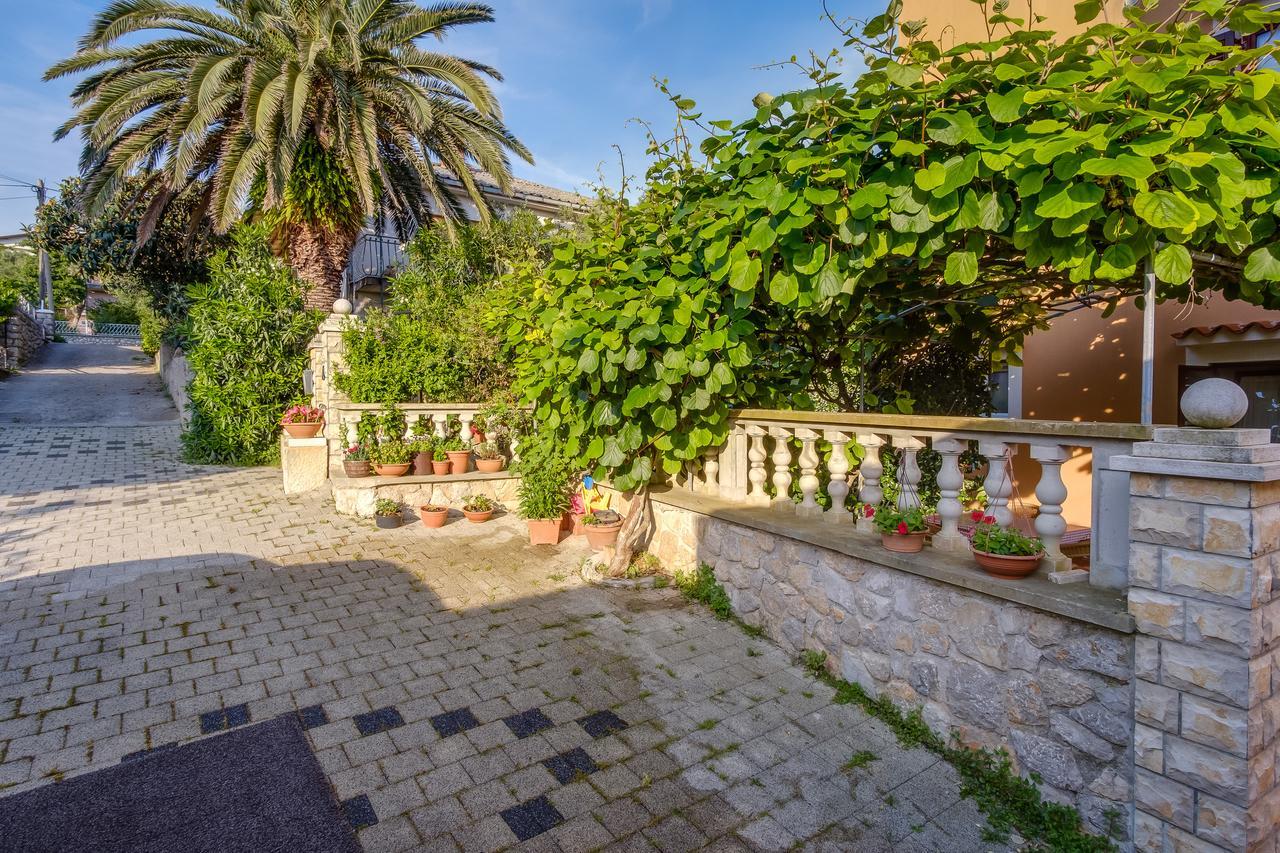 Apartments Beba Mali Losinj Bagian luar foto