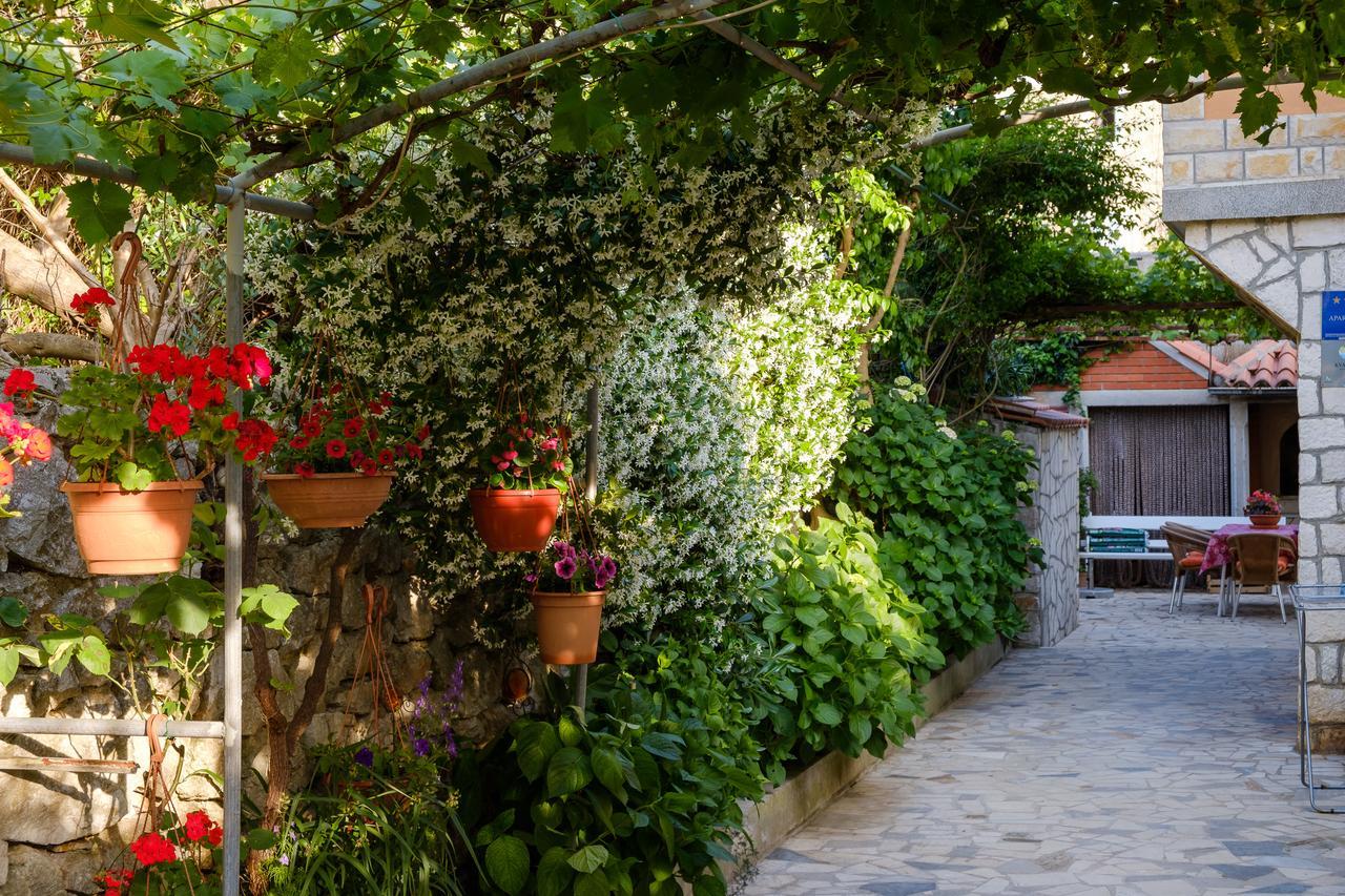 Apartments Beba Mali Losinj Bagian luar foto