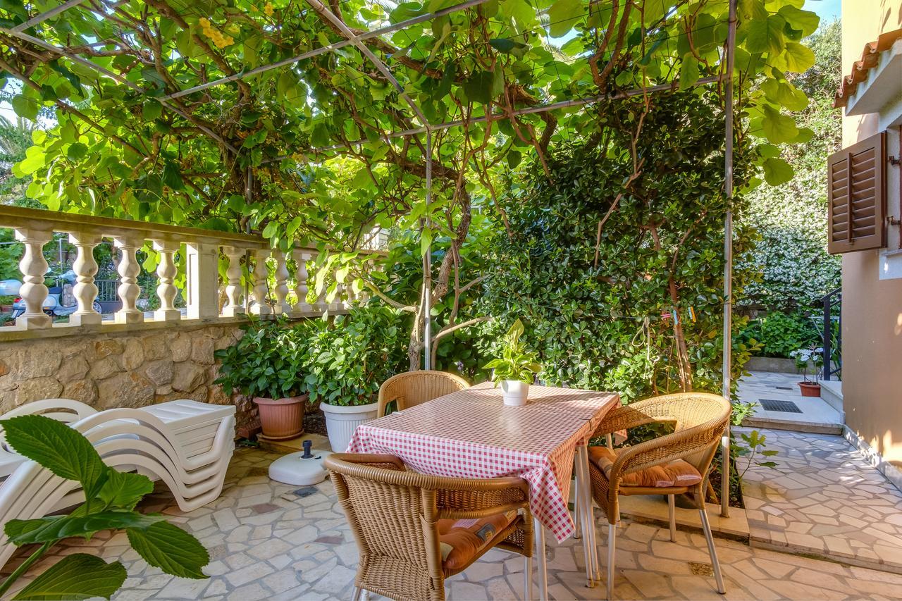 Apartments Beba Mali Losinj Bagian luar foto
